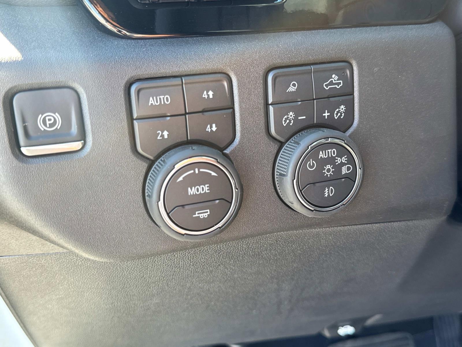 2025 Chevrolet Silverado 1500 Vehicle Photo in LOS ANGELES, CA 90007-3794
