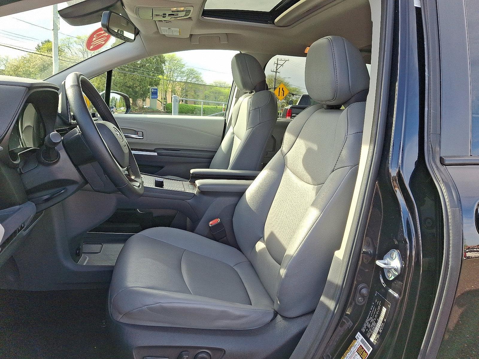 2023 Toyota Sienna Vehicle Photo in Trevose, PA 19053