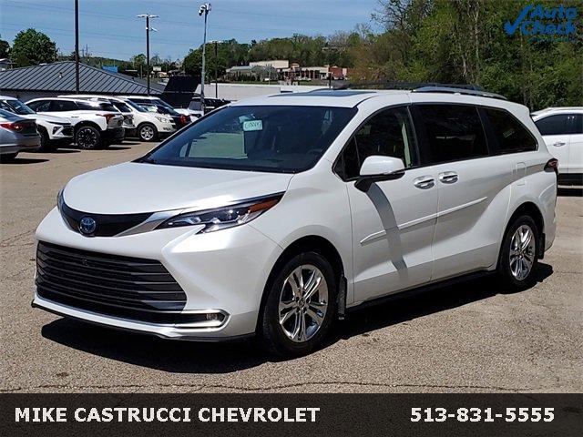 2022 Toyota Sienna Vehicle Photo in MILFORD, OH 45150-1684