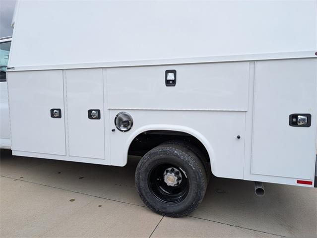 2024 Chevrolet Express Commercial Cutaway Vehicle Photo in ENGLEWOOD, CO 80113-6708