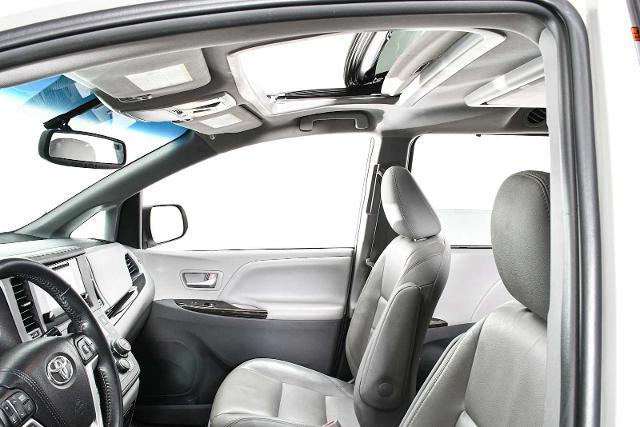 2016 Toyota Sienna Vehicle Photo in DALLAS, TX 75235