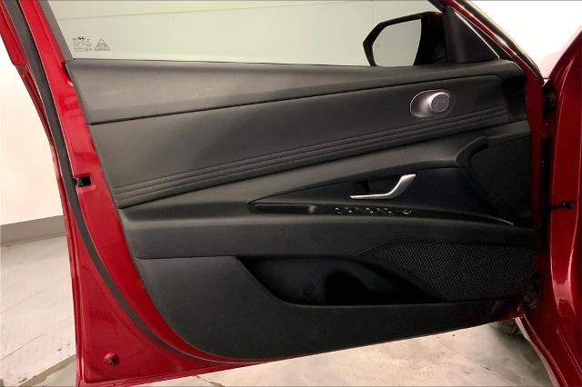 2023 Hyundai ELANTRA Vehicle Photo in Lees Summit, MO 64086