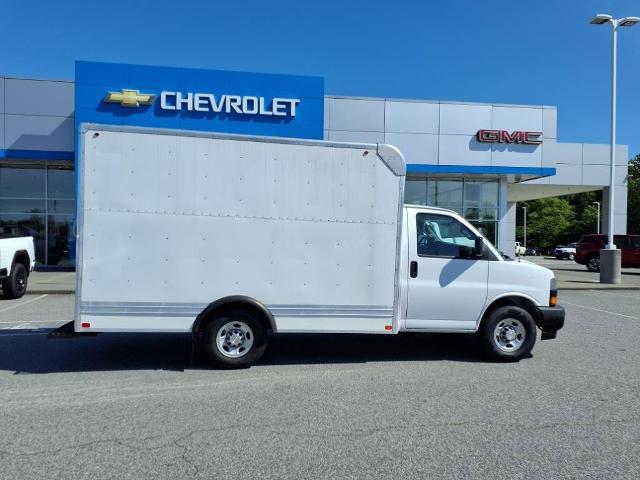 2020 Chevrolet Express Cutaway 3500 Vehicle Photo in EMPORIA, VA 23847-1235