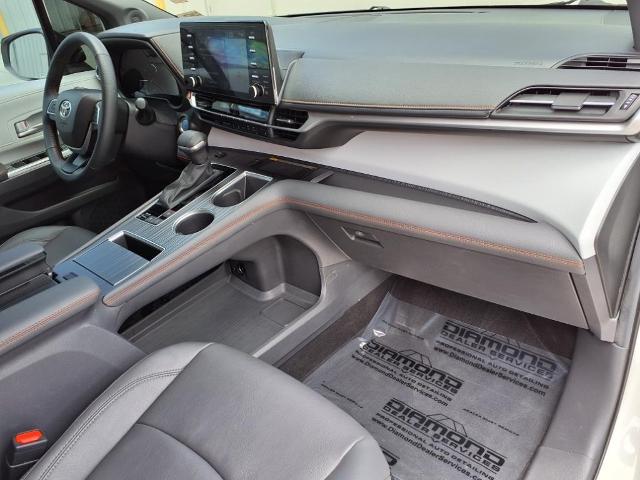 2024 Toyota Sienna Vehicle Photo in Tampa, FL 33612