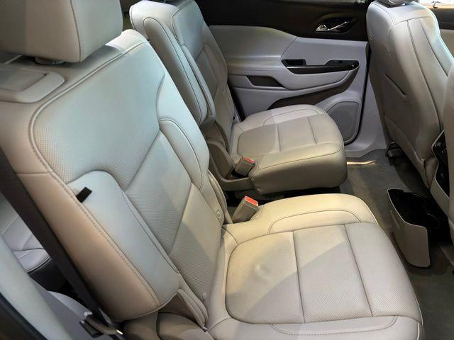 2023 GMC Acadia Vehicle Photo in Pleasant Hills, PA 15236