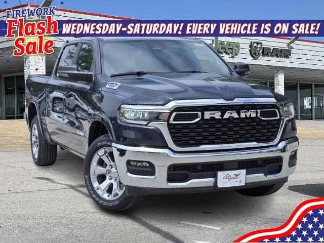 2025 Ram 1500 Vehicle Photo in Ennis, TX 75119-5114