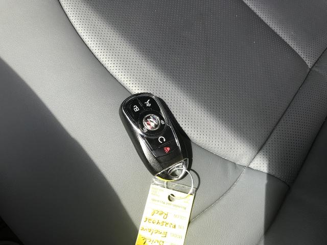 2023 Buick Enclave Vehicle Photo in GREEN BAY, WI 54303-3330