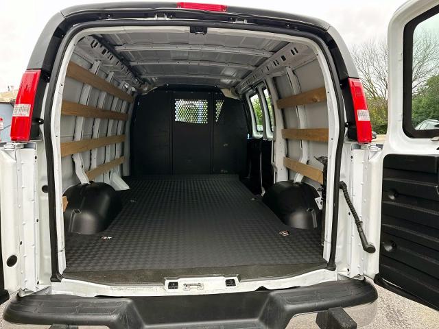 2023 GMC Savana Cargo Van Vehicle Photo in Roslyn, NY 11576