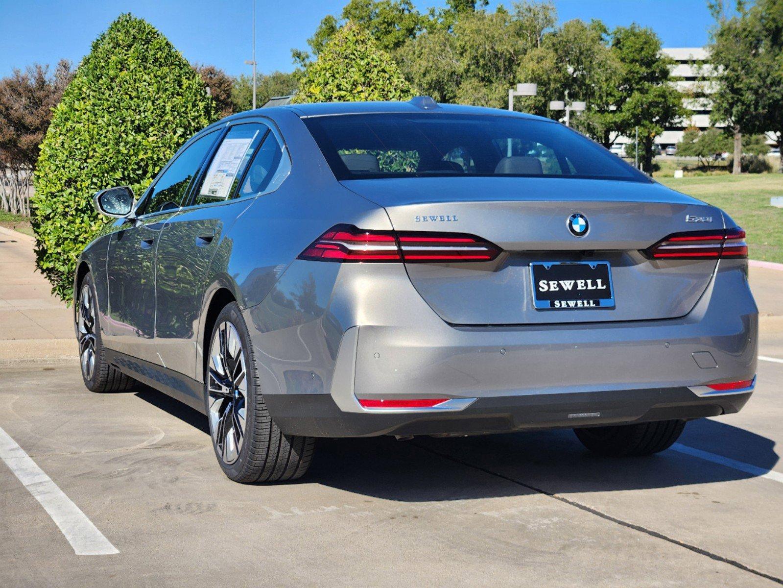 2025 BMW 530i Vehicle Photo in GRAPEVINE, TX 76051