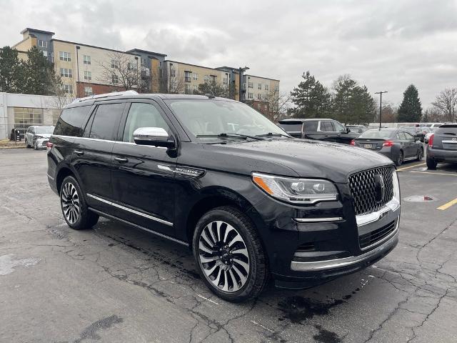 2023 Lincoln Navigator Vehicle Photo in BEACHWOOD, OH 44122-4298