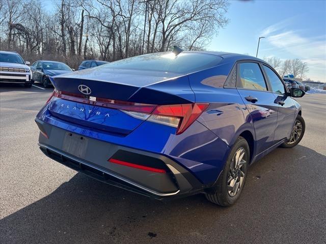 2024 Hyundai ELANTRA Vehicle Photo in Shiloh, IL 62269