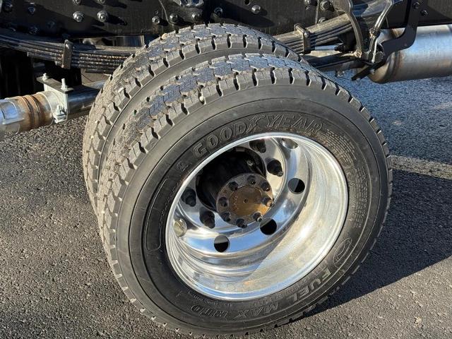 2024 Chevrolet Silverado 5500 HD Vehicle Photo in COLUMBIA, MO 65203-3903