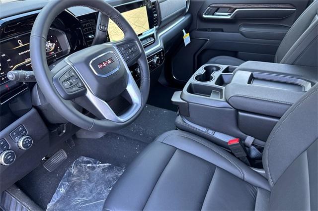 2025 GMC Sierra 2500 HD Vehicle Photo in ELK GROVE, CA 95757-8703