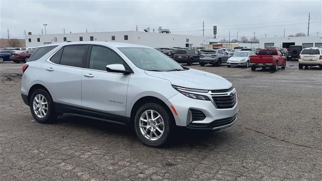 Used 2022 Chevrolet Equinox LT with VIN 3GNAXKEV3NL153120 for sale in Sterling Heights, MI