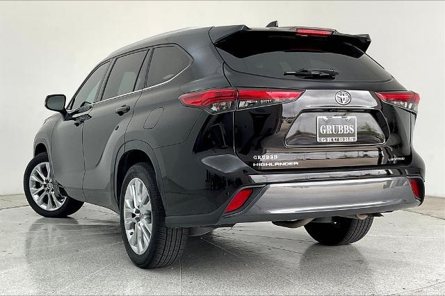 2022 Toyota Highlander Vehicle Photo in Grapevine, TX 76051