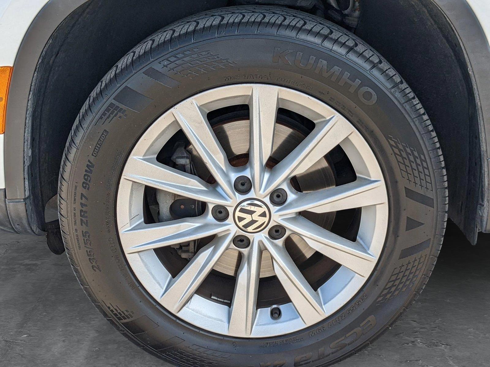 2017 Volkswagen Tiguan Vehicle Photo in ORLANDO, FL 32808-7998