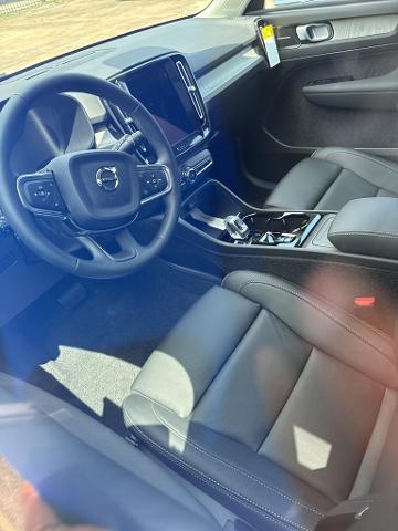 2025 Volvo XC40 Vehicle Photo in Houston, TX 77007