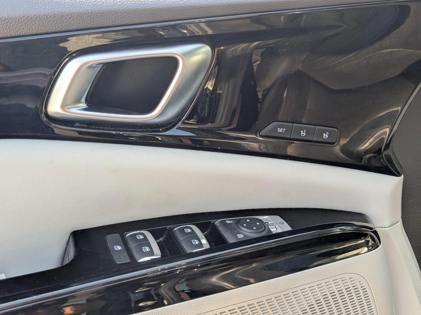 2022 Kia Carnival Vehicle Photo in St. Petersburg, FL 33713