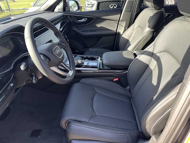 2025 Audi Q7 Vehicle Photo in HOUSTON, TX 77090