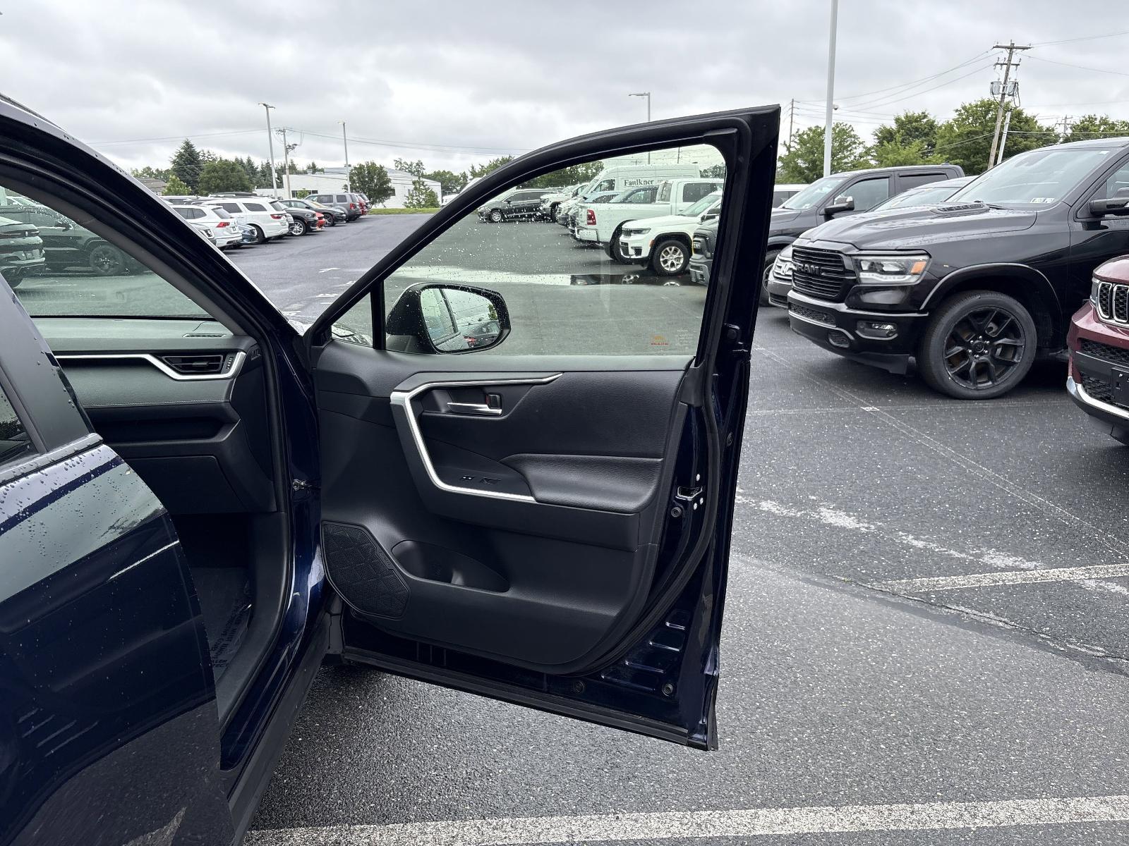 2019 Toyota RAV4 Vehicle Photo in Mechanicsburg, PA 17050