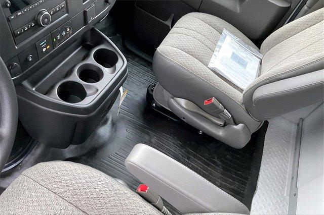 2025 Chevrolet Express Commercial Cutaway Vehicle Photo in INDEPENDENCE, MO 64055-1314
