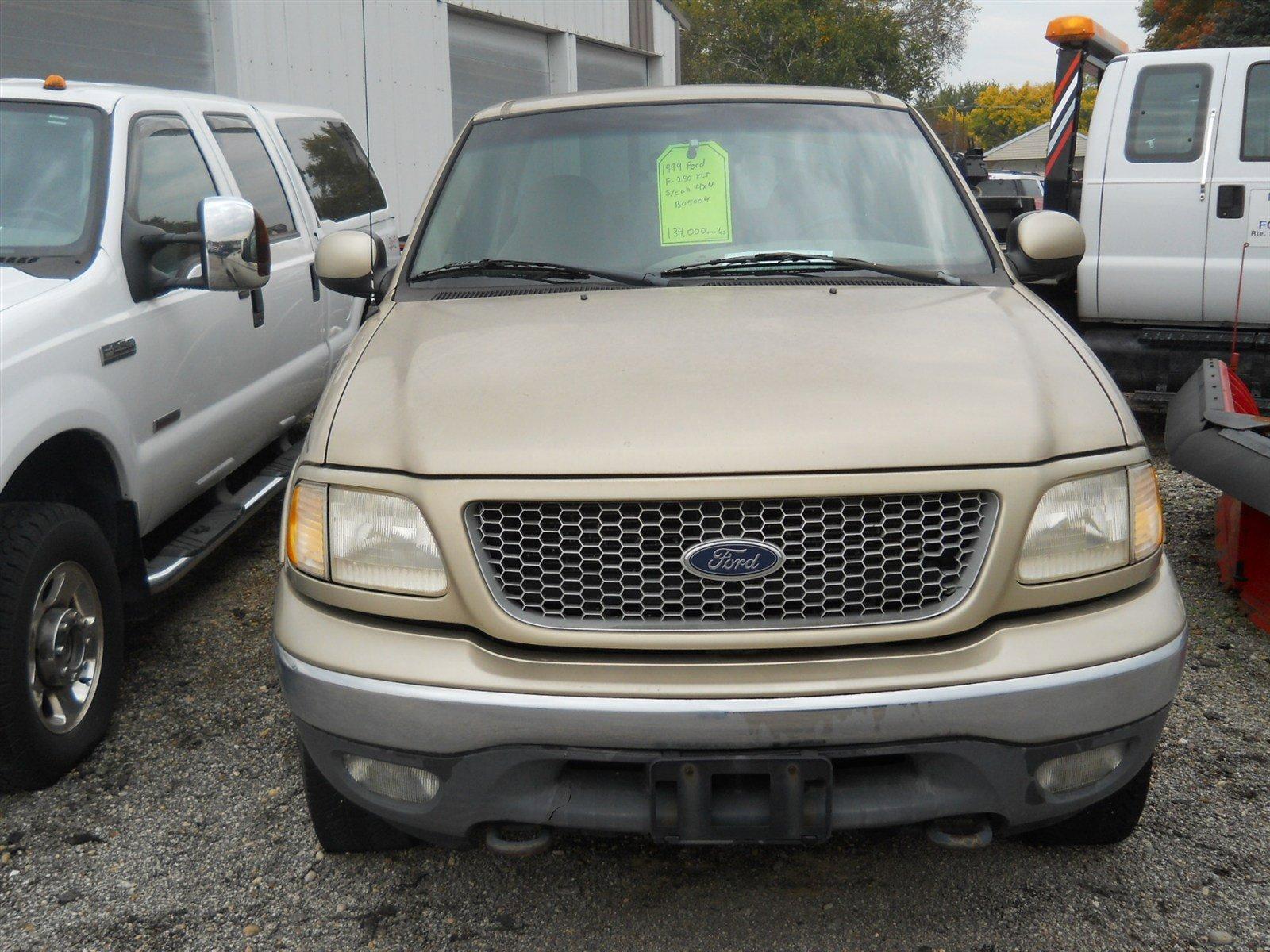 Used 1999 Ford F-250 LARIAT with VIN 1FTPX28L3XNB05004 for sale in Delavan, IL