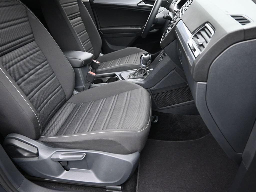 2024 Volkswagen Tiguan Vehicle Photo in Marion, IA 52302