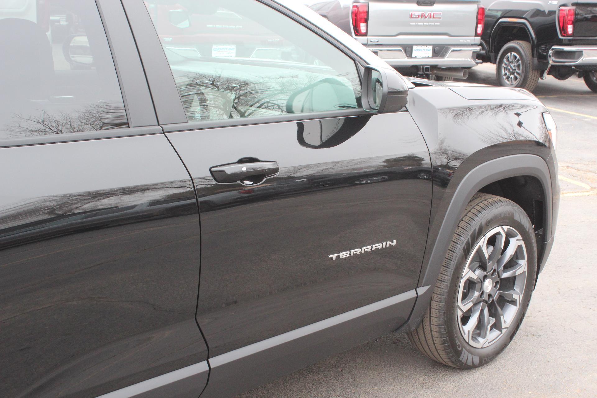 2025 GMC Terrain Vehicle Photo in AURORA, CO 80012-4011