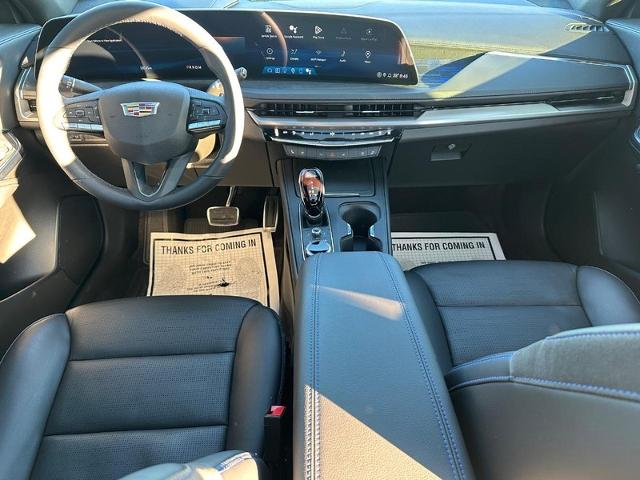 2024 Cadillac XT4 Vehicle Photo in COLUMBIA, MO 65203-3903