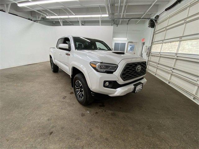 2022 Toyota Tacoma 4WD Vehicle Photo in PORTLAND, OR 97225-3518