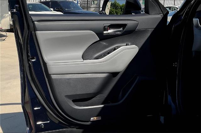 2023 Toyota Highlander Vehicle Photo in Grapevine, TX 76051