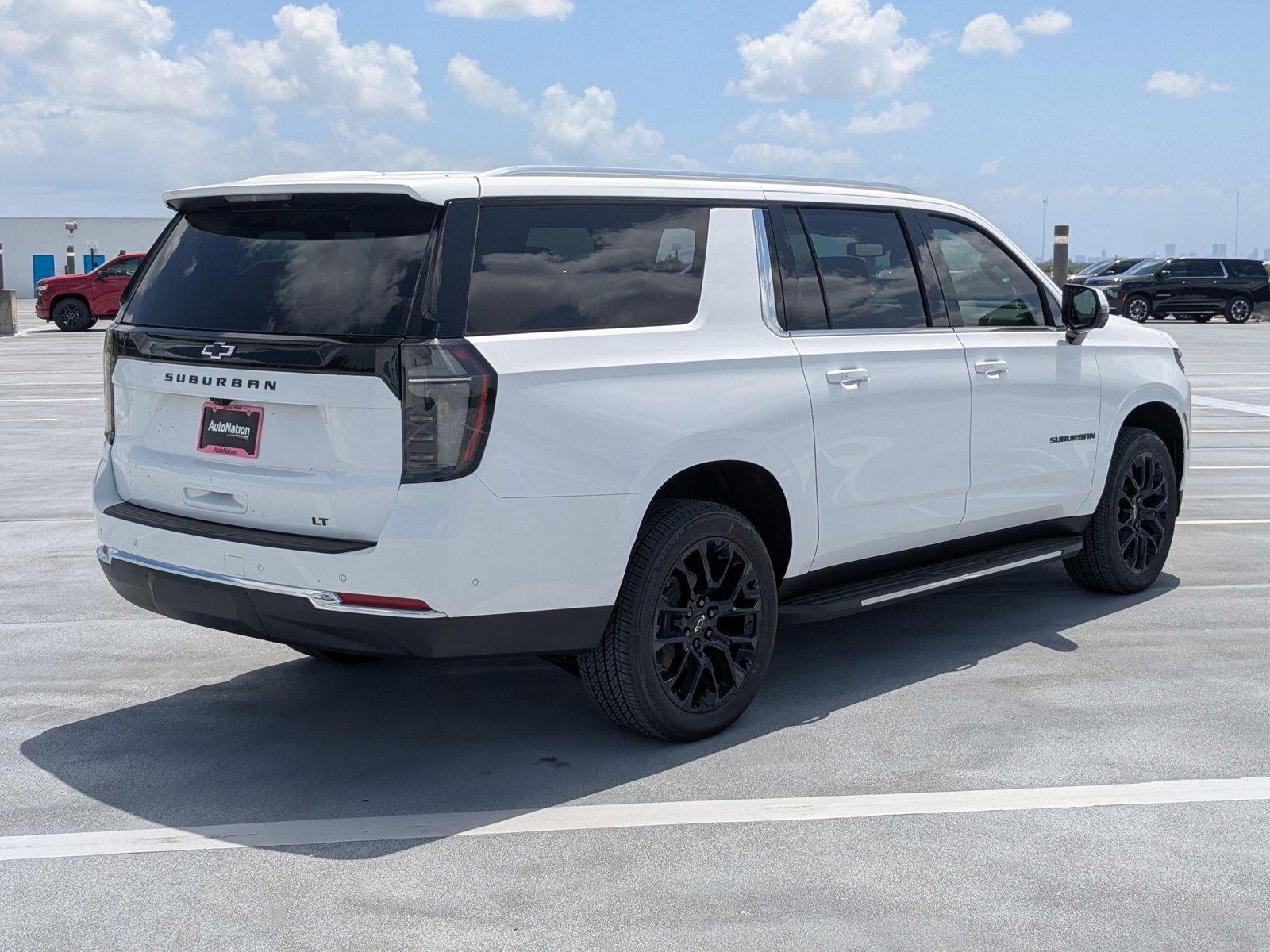 2025 Chevrolet Suburban Vehicle Photo in PEMBROKE PINES, FL 33024-6534