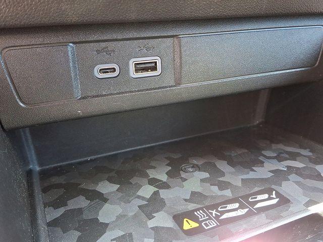 2023 GMC Canyon Vehicle Photo in DANBURY, CT 06810-5034