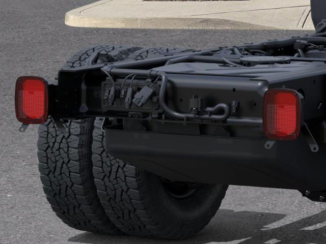2025 GMC Sierra 3500 HD Chassis Cab Vehicle Photo in DANBURY, CT 06810-5034