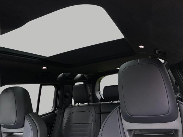 2025 Defender Vehicle Photo in Appleton, WI 54913