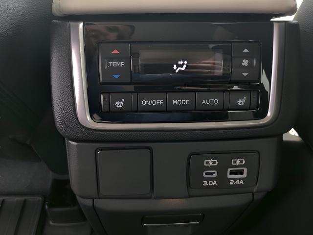 2025 Subaru Ascent Vehicle Photo in Green Bay, WI 54304