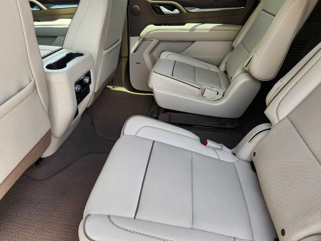 2023 GMC Yukon XL Vehicle Photo in DENTON, TX 76210-9321