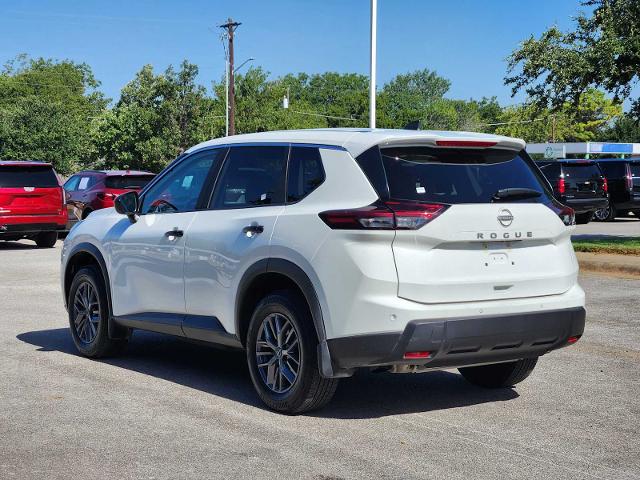 2024 Nissan Rogue Vehicle Photo in DENTON, TX 76210-9321
