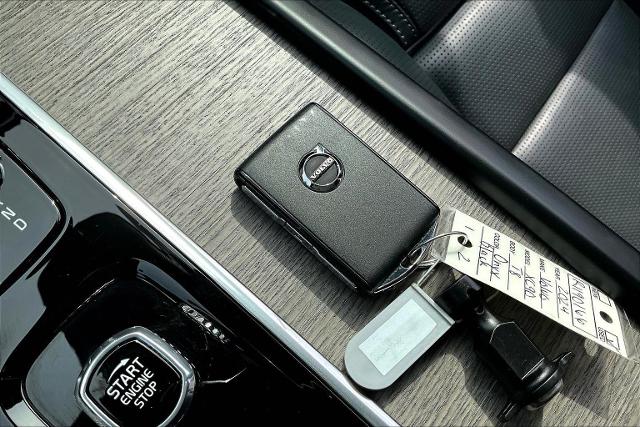 2024 Volvo XC90 Recharge Plug-In Hybrid Vehicle Photo in Houston, TX 77007