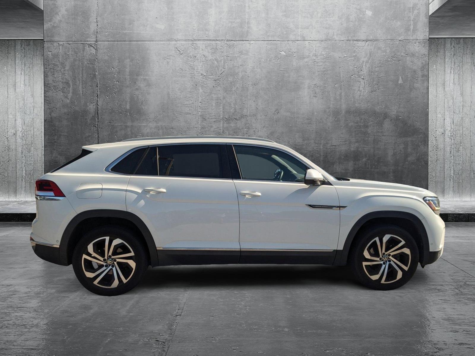 2020 Volkswagen Atlas Cross Sport Vehicle Photo in St. Petersburg, FL 33713