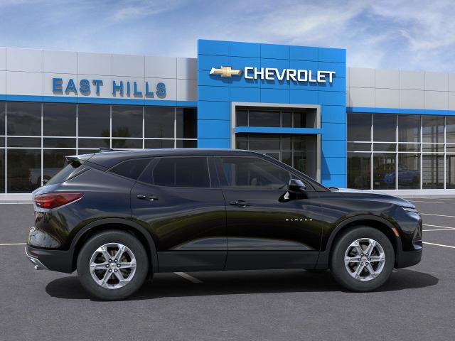 2025 Chevrolet Blazer Vehicle Photo in Roslyn, NY 11576