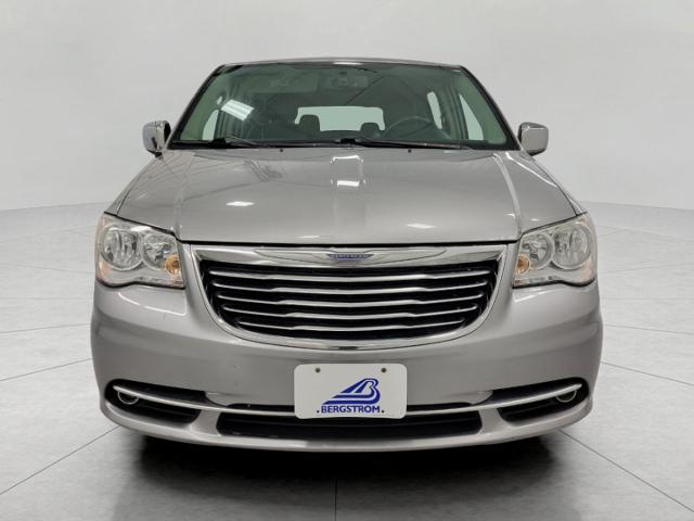 2016 Chrysler Town & Country Vehicle Photo in Oshkosh, WI 54901