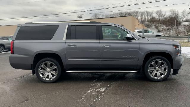 2019 Chevrolet Suburban Vehicle Photo in MOON TOWNSHIP, PA 15108-2571