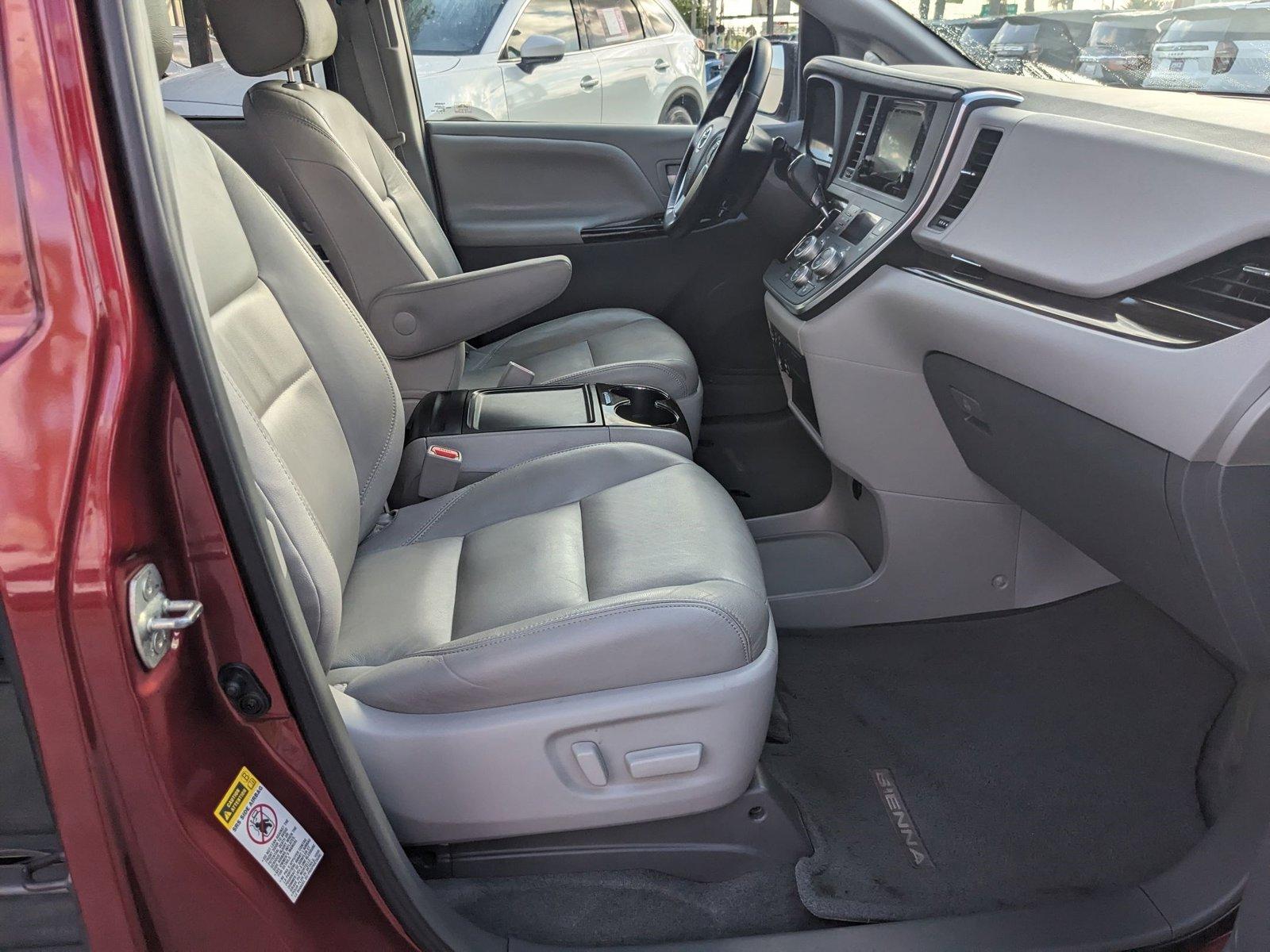 2015 Toyota Sienna Vehicle Photo in MIAMI, FL 33172-3015