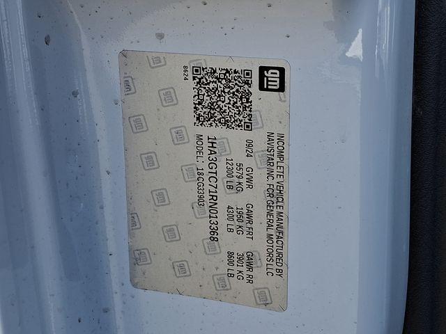 2024 Chevrolet Express Cutaway 3500 Vehicle Photo in DANBURY, CT 06810-5034