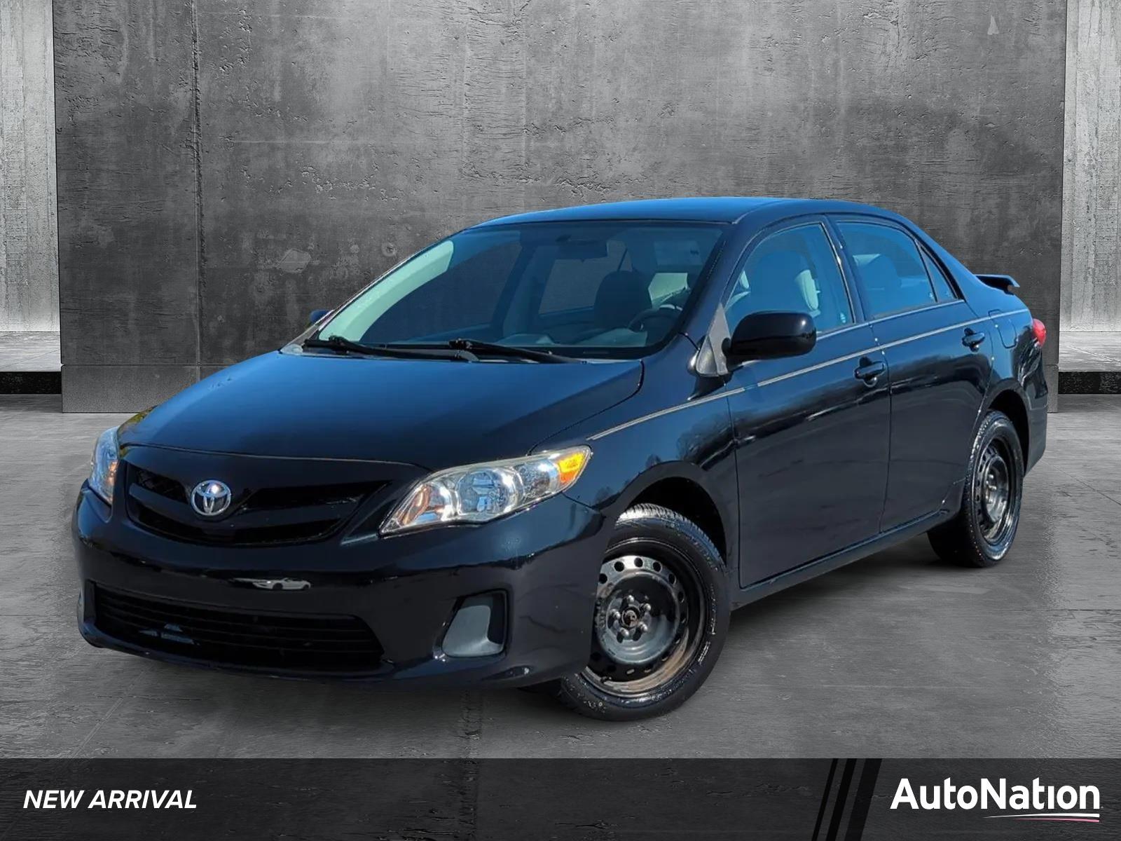 2013 Toyota Corolla Vehicle Photo in MEMPHIS, TN 38115-1503