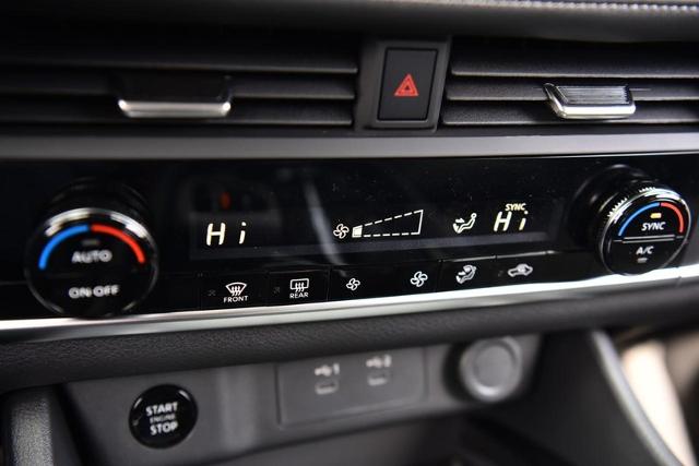 2025 Nissan Rogue Vehicle Photo in Ballwin, MO 63011