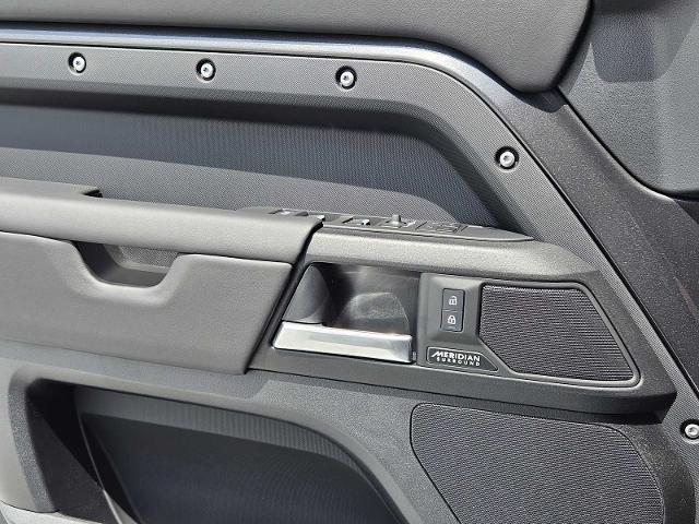 2025 Defender Vehicle Photo in AUSTIN, TX 78717