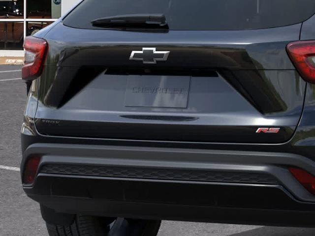 2025 Chevrolet Trax Vehicle Photo in MOON TOWNSHIP, PA 15108-2571