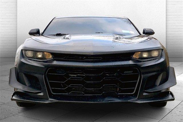 2018 Chevrolet Camaro Vehicle Photo in INDEPENDENCE, MO 64055-1377